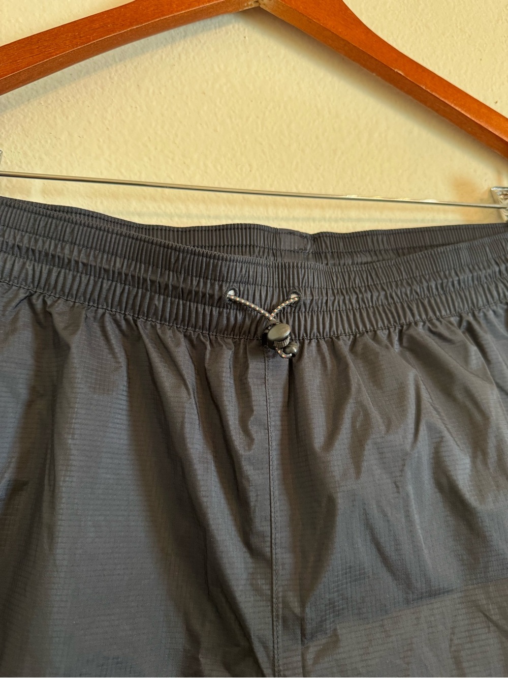 REI Co-Op Women Black Rain Track Pants Size Medium Short Pants - Picture 6 of 14